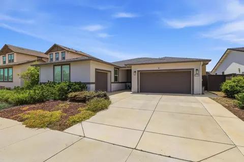 Exterior - 658 Nathaniel Ave, Galt, CA 95632 photo 2 of 11
