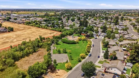 View/Area - 658 Nathaniel Ave, Galt, CA 95632 photo 5 of 5