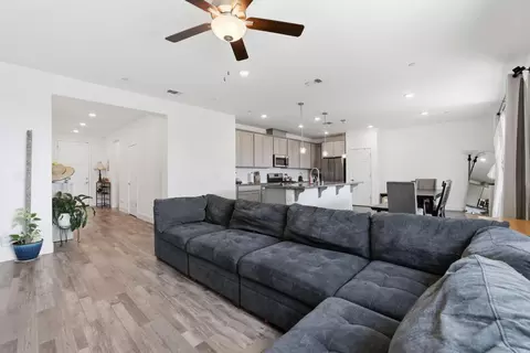 Entry Way - 658 Nathaniel Ave, Galt, CA 95632 photo 4 of 8