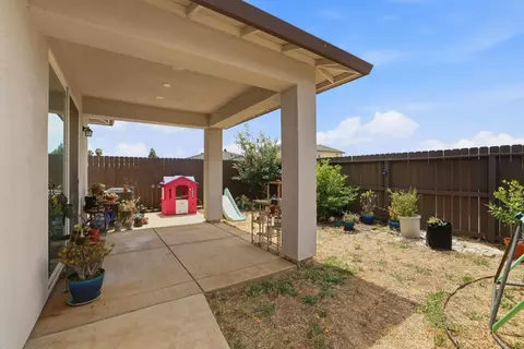 Exterior - 658 Nathaniel Ave, Galt, CA 95632 photo 8 of 11