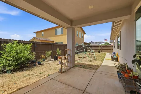 Exterior - 658 Nathaniel Ave, Galt, CA 95632 photo 10 of 11