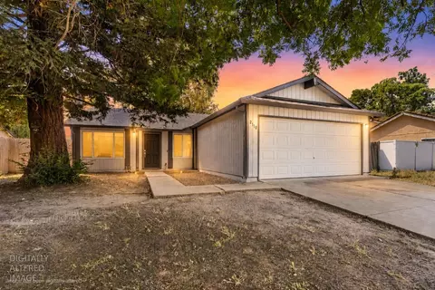2110 Chambord Dr, Stockton, CA 95210
