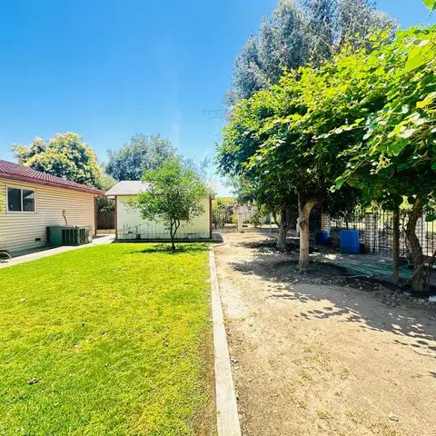 Exterior - 1633 Walnut, Escalon, CA 95320 photo 7 of 11