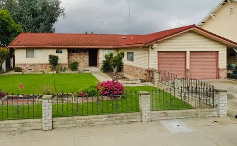 1633 Walnut, Escalon, CA 95320