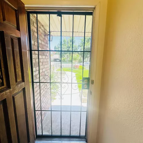 Entry Way - 1633 Walnut, Escalon, CA 95320 photo 2 of 4