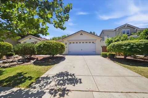 1358 Table Mountain Dr, Plumas Lake, CA 95961 photo 2