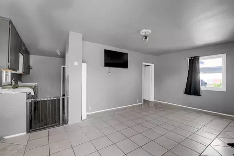 Living - 317 Barozzi Ave, Modesto, CA 95351 photo 1 of 2