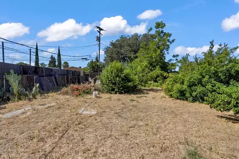 Exterior - 317 Barozzi Ave, Modesto, CA 95351 photo 2 of 3