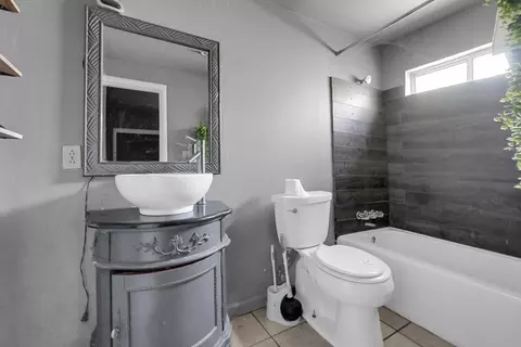 Bath - 317 Barozzi Ave, Modesto, CA 95351 photo 1 of 1