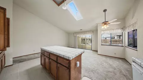 Living - 2701 Twin Oak Ln, Modesto, CA 95355 photo 8 of 9