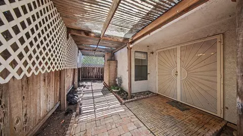 Exterior - 2701 Twin Oak Ln, Modesto, CA 95355 photo 4 of 8