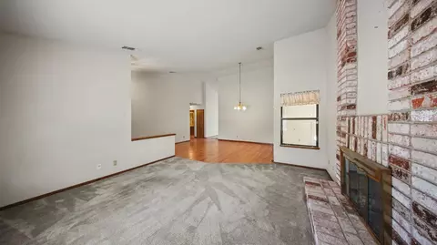 Living - 2701 Twin Oak Ln, Modesto, CA 95355 photo 4 of 9