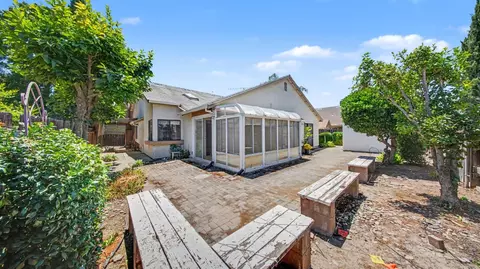Exterior - 2701 Twin Oak Ln, Modesto, CA 95355 photo 6 of 8