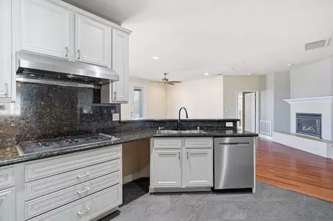 Kitchen - 10587 Ridgecrest Dr, Jackson, CA 95642 photo 1 of 2