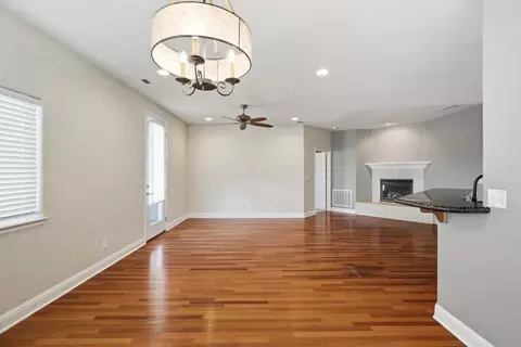Living - 10587 Ridgecrest Dr, Jackson, CA 95642 photo 4 of 6
