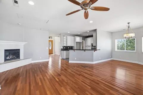 Living - 10587 Ridgecrest Dr, Jackson, CA 95642 photo 5 of 6