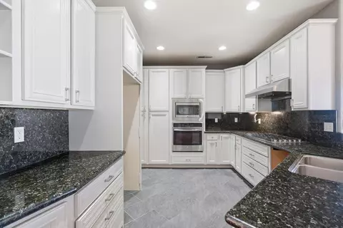 Kitchen - 10587 Ridgecrest Dr, Jackson, CA 95642 photo 2 of 2