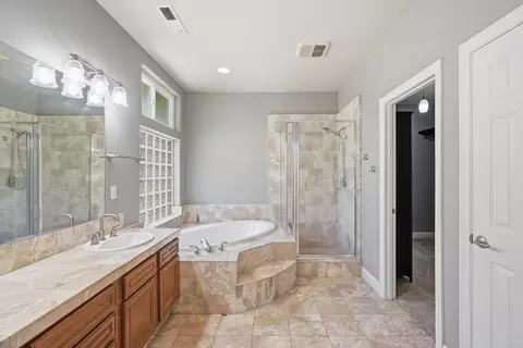 Bath - 10587 Ridgecrest Dr, Jackson, CA 95642 photo 2 of 3