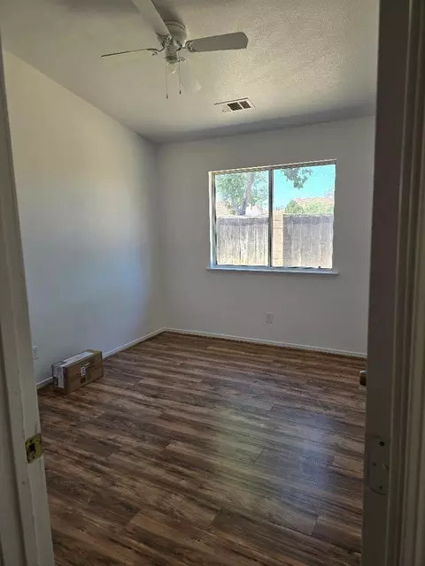 Bedroom - 29124 Rio Verde Dr, Gustine, CA 95322 photo 1 of 3