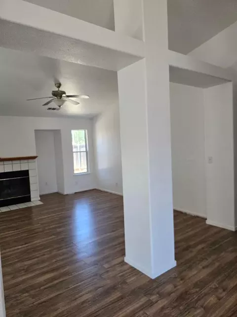 Living - 29124 Rio Verde Dr, Gustine, CA 95322 photo 3 of 4