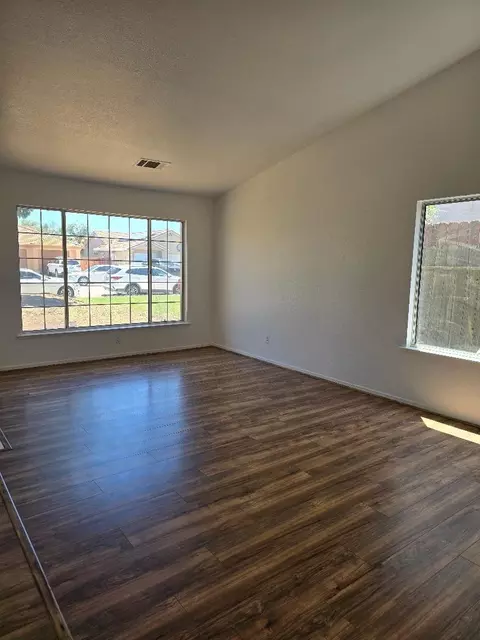 Living - 29124 Rio Verde Dr, Gustine, CA 95322 photo 1 of 4