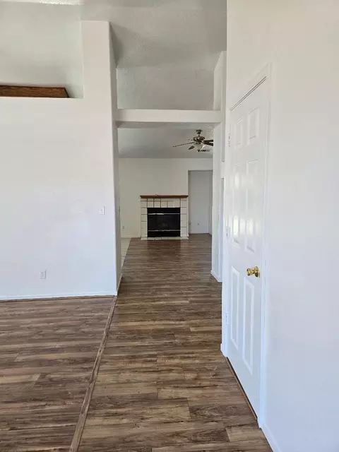 Entry Way - 29124 Rio Verde Dr, Gustine, CA 95322 photo 1 of 6