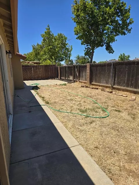 Exterior - 29124 Rio Verde Dr, Gustine, CA 95322 photo 3 of 6
