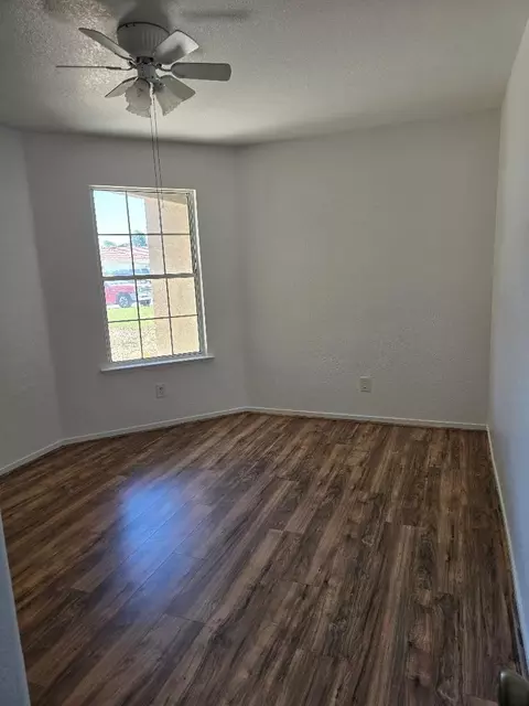 Bedroom - 29124 Rio Verde Dr, Gustine, CA 95322 photo 2 of 3