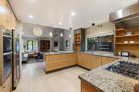 Kitchen - 132 Huerta Pl, Davis, CA 95616 photo 2 of 6