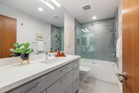 Bath - 132 Huerta Pl, Davis, CA 95616 photo 2 of 2
