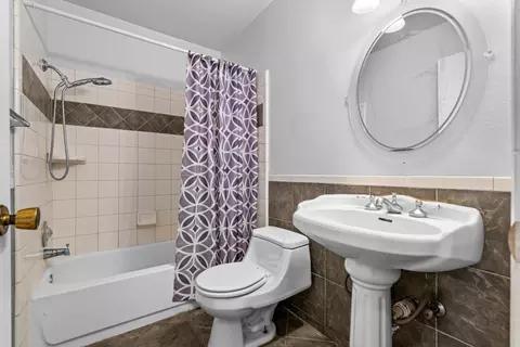 Bath - 2373 Wolf St, Merced, CA 95348 photo 2 of 2