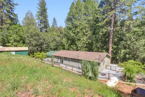 Exterior - 4909 Clear Creek Rd, Placerville, CA 95667 photo 4 of 26