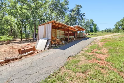 Exterior - 4909 Clear Creek Rd, Placerville, CA 95667 photo 12 of 26