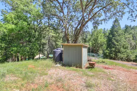 Exterior - 4909 Clear Creek Rd, Placerville, CA 95667 photo 13 of 26