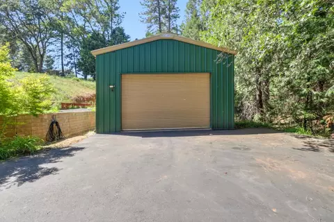 Exterior - 4909 Clear Creek Rd, Placerville, CA 95667 photo 10 of 26