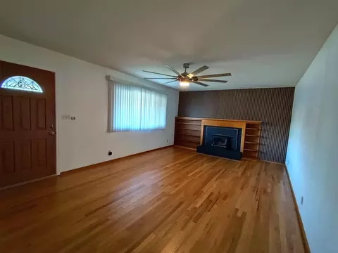 Living - 505 Broderick Ave, Modesto, CA 95350 photo 4 of 5