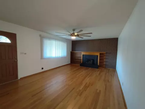 Living - 505 Broderick Ave, Modesto, CA 95350 photo 3 of 5