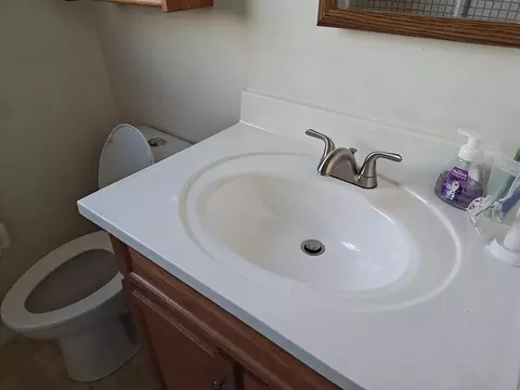 Bath - 505 Broderick Ave, Modesto, CA 95350 photo 3 of 12