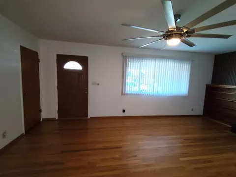 Living - 505 Broderick Ave, Modesto, CA 95350 photo 2 of 5