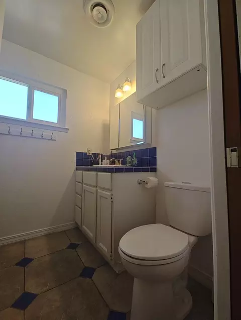 Bath - 505 Broderick Ave, Modesto, CA 95350 photo 11 of 12