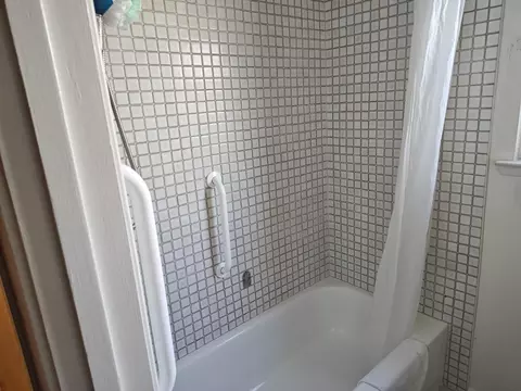 Bath - 505 Broderick Ave, Modesto, CA 95350 photo 1 of 12