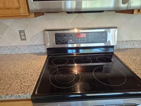 Kitchen - 505 Broderick Ave, Modesto, CA 95350 photo 4 of 8