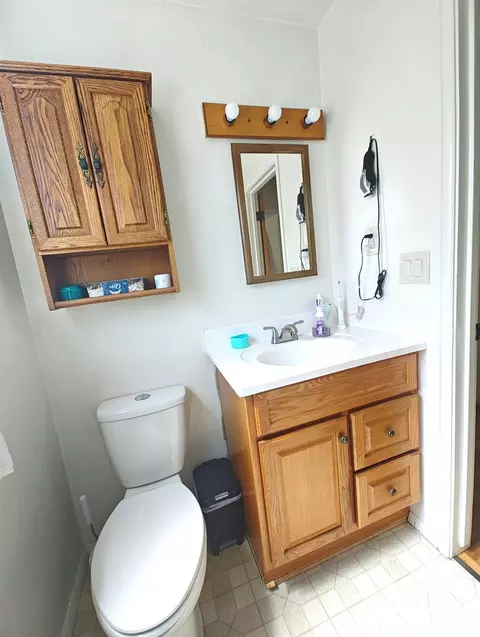 Bath - 505 Broderick Ave, Modesto, CA 95350 photo 7 of 12