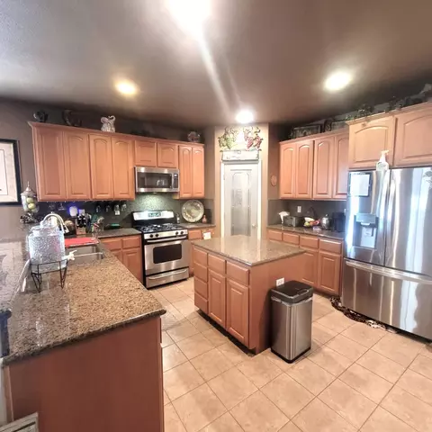 4133 Oak Valley Way, Stockton, CA 95205