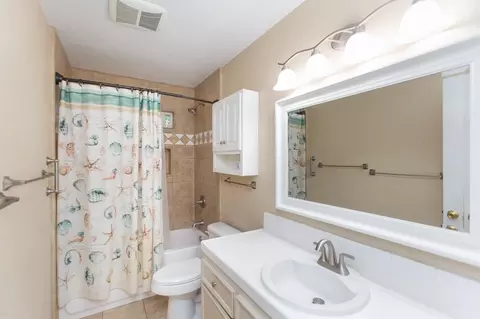 Bath - 2761 Ball Ct, Turlock, CA 95382 photo 1 of 2