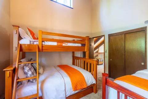 Bedroom - 2375 Fairway Dr, Arnold, CA 95223 photo 8 of 9