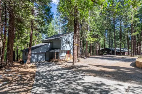 Exterior - 2375 Fairway Dr, Arnold, CA 95223 photo 2 of 9