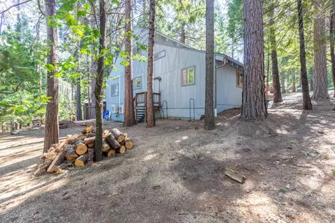 Exterior - 2375 Fairway Dr, Arnold, CA 95223 photo 5 of 9