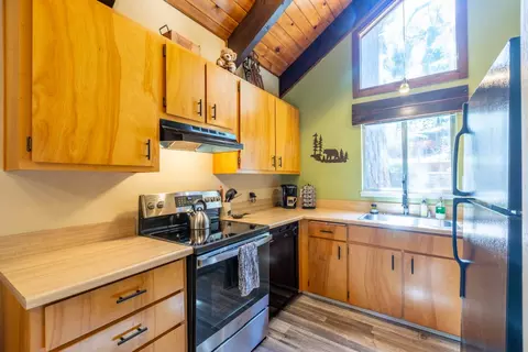 Kitchen - 2375 Fairway Dr, Arnold, CA 95223 photo 2 of 4