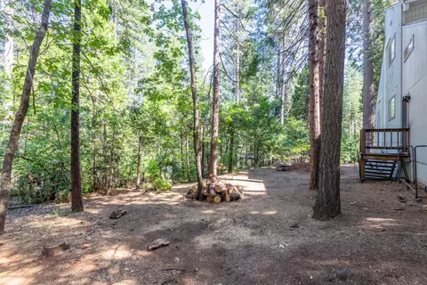 Exterior - 2375 Fairway Dr, Arnold, CA 95223 photo 4 of 9
